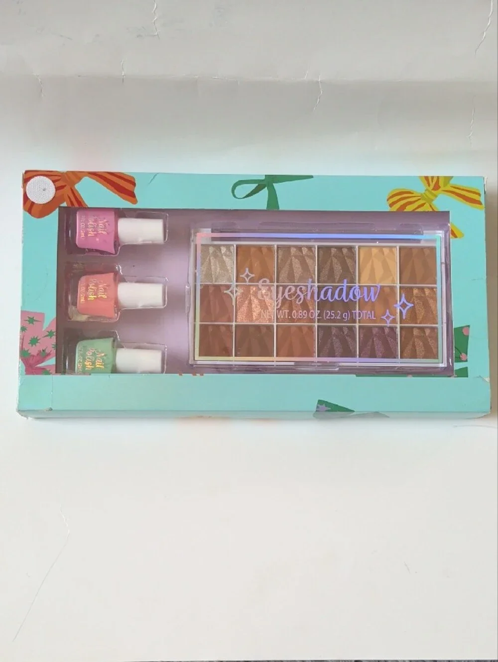 Neutral Eyeshadow Palette with Pink, Coral, Mint Nail Polish NWT